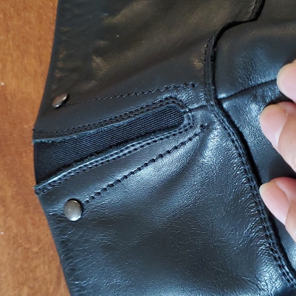 Alberto 🇨🇦 Long Black Leather Boots – Women’s 7, 2.5" Heel, Chic & Timeless - Picture 7 of 8